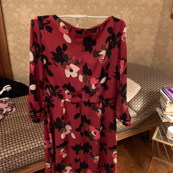Banana Republic open arm floral dress. Worn once. Excellent condition - Picture 4 of 5